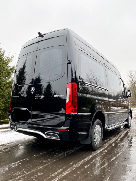 Photo Mercedes Benz Sprinter W907 W910 kompletny zestaw karoserii tylny zderzak Sport tuning 2018-2025 (z czujnikiem parkowania) | DL Auto Design
