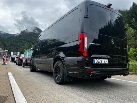 Photo Mercedes Benz Sprinter W907 W910 kompletny zestaw karoserii poszerzenia nadkoli tuning 2018-2025 | DL Auto Design