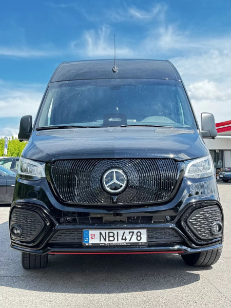 Photo Mercedes Benz Sprinter W907 W910 zestaw karoserii przedni zderzak Facelift tuning 2018-2025 (z czujnikiem parkowania). Ze światłami przeciwmgłowymi w tym projekcie zderzaka, grill przedni gratis | DL Auto Design