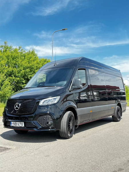 Photo Mercedes Benz Sprinter W907 W910 zestaw karoserii przedni zderzak Facelift tuning 2018-2025 (z czujnikiem parkowania). Ze światłami przeciwmgłowymi w tym projekcie zderzaka, grill przedni gratis | DL Auto Design