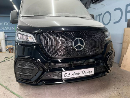 Photo Mercedes Benz Sprinter W907 W910 zestaw karoserii przedni zderzak Facelift tuning 2018-2025 (z czujnikiem parkowania). Ze światłami przeciwmgłowymi w tym projekcie zderzaka, grill przedni gratis | DL Auto Design