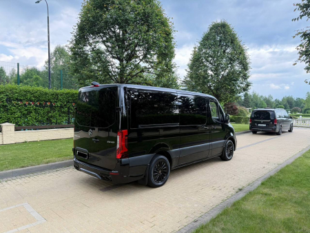 Photo Mercedes Benz Sprinter W907 Sport (przedni zderzak Facelift + grill przedni dowolny wzór + tylny zderzak dowolny wzór + progi boczne). Wysyłka do dowolnego kraju w Europie gratis | DL Auto Design